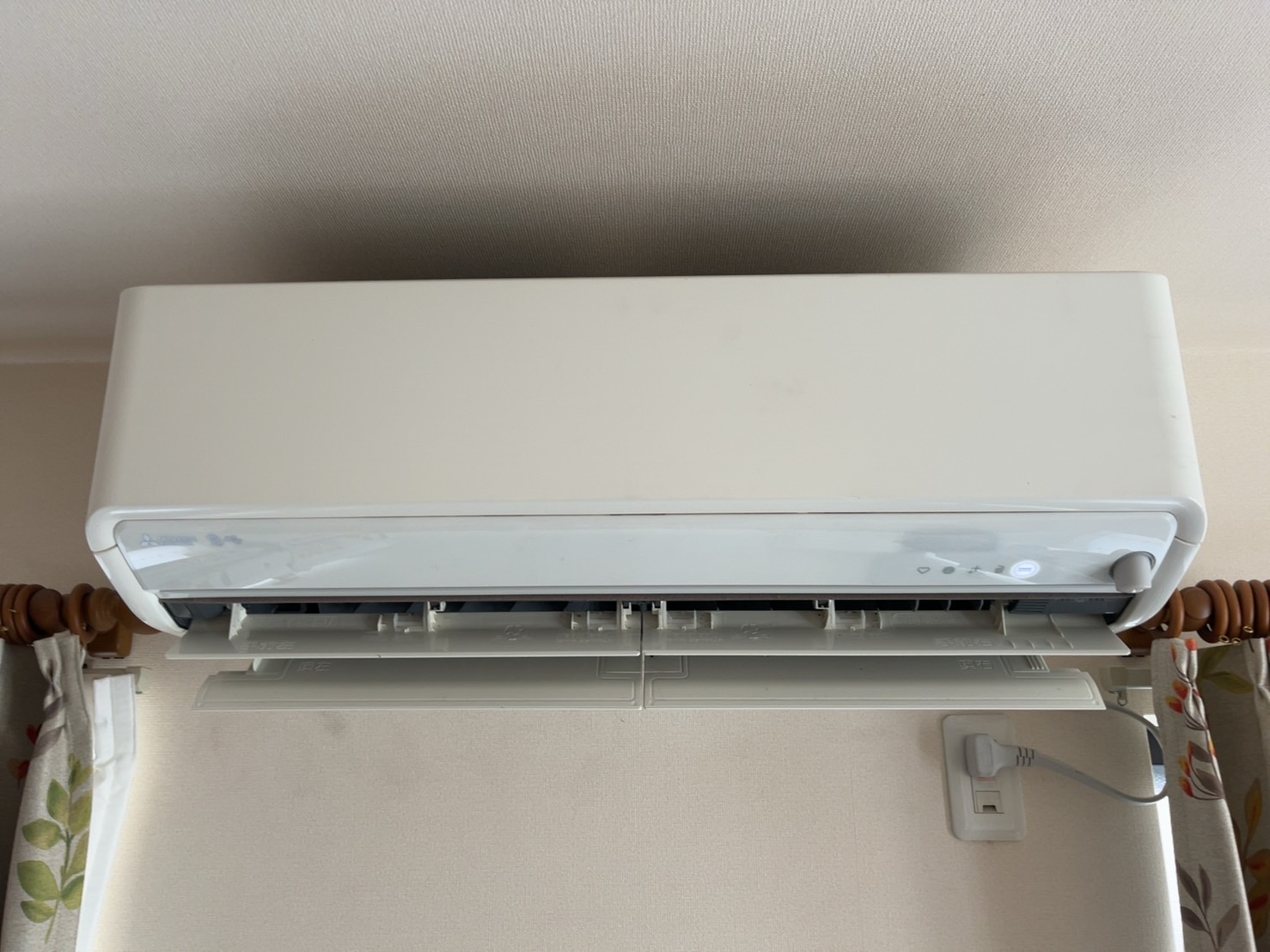 MSZ-Z5617S-Wのエアコンクリーニングは草加市のJETホームサービスにおまかせください