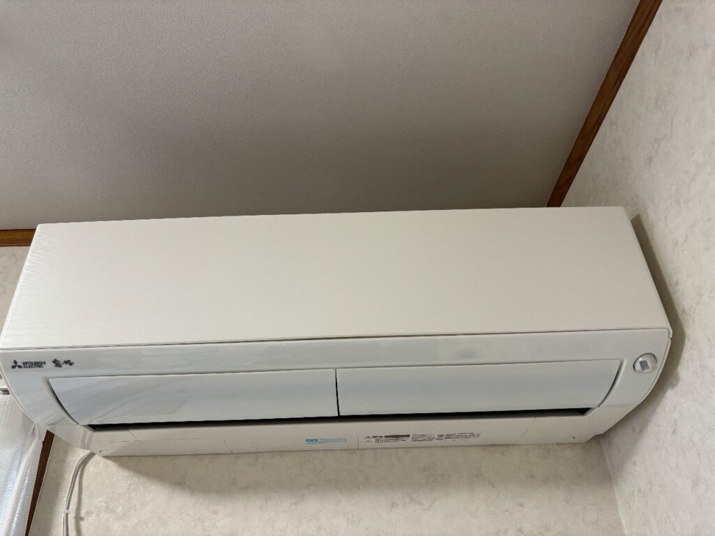 エアコンの右側が壁との隙間が狭くて、クリーニングをお断りされた事が 